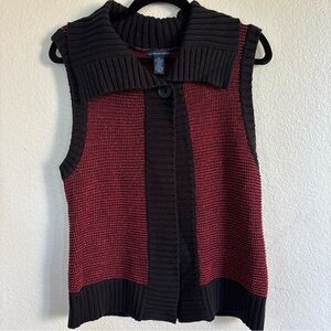 Westbound Petites Women's Red and Black Sleeveless Sweater Vest